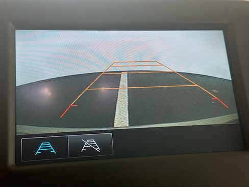 Used 2018 Chevrolet Equinox LT FWD image 22