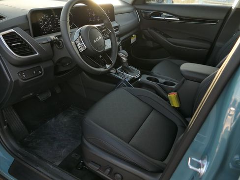 New 2026 Kia Seltos EX image 10