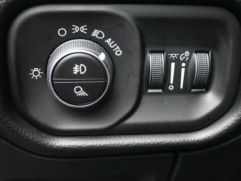 New 2026 RAM 1500 2WD Crew Cab image 21