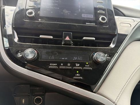 Used 2023 Toyota Camry SE image 29