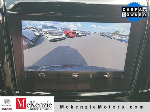 Used 2022 Chevrolet Traverse LT FWD image 17