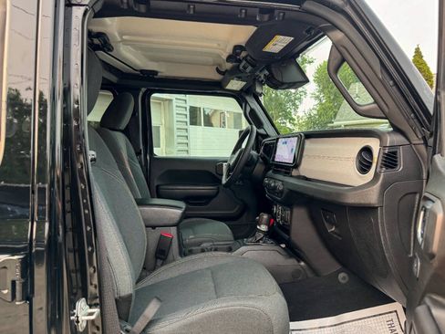 Used 2024 Jeep Wrangler Unlimited w/ Convenience Group AWD/4WD image 12