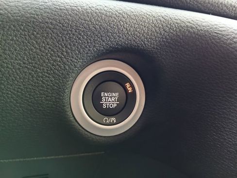 New 2026 Chrysler Pacifica Select AWD/4WD image 24