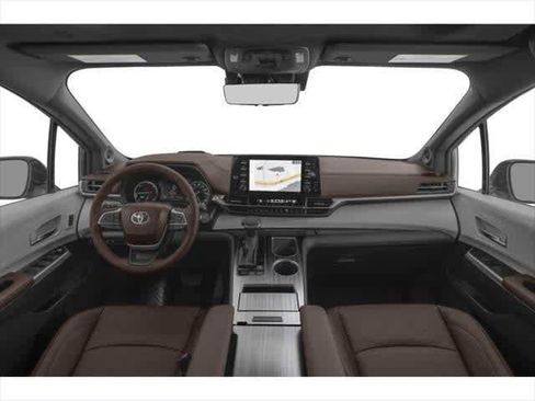 Used 2025 Toyota Sienna Platinum image 5