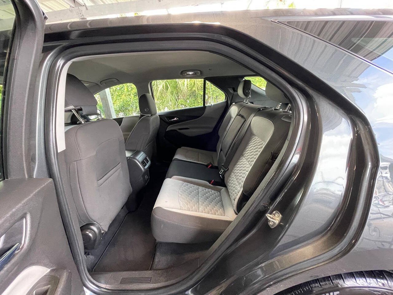 Used 2020 Chevrolet Equinox LS FWD image 11
