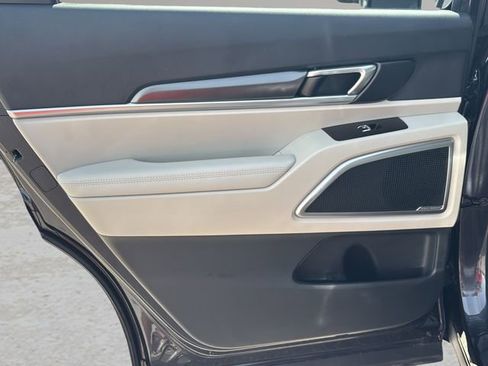 Used 2025 Kia Telluride S FWD image 13