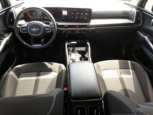 Certified 2025 Kia Sorento LX FWD image 14