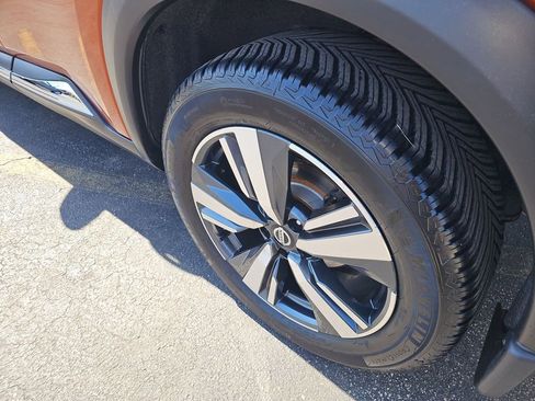 Used 2021 Nissan Rogue Platinum image 15