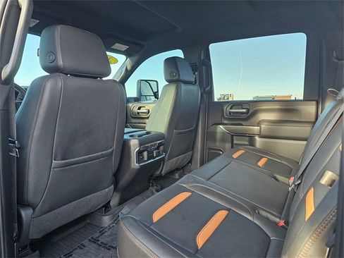 Used 2023 GMC Sierra 2500 AT4 image 12