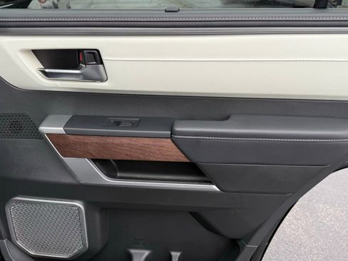 Used 2025 Toyota Sequoia Capstone image 24