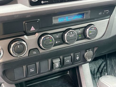 Used 2022 Toyota Tacoma TRD Sport w/ Black Out Package (TMS) AWD/4WD image 16
