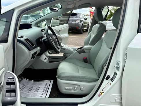 Used 2012 Toyota Prius Four FWD image 15