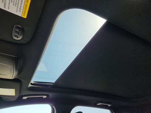 Used 2023 Ford Edge ST-Line w/ Class II Trailer Tow Package image 20