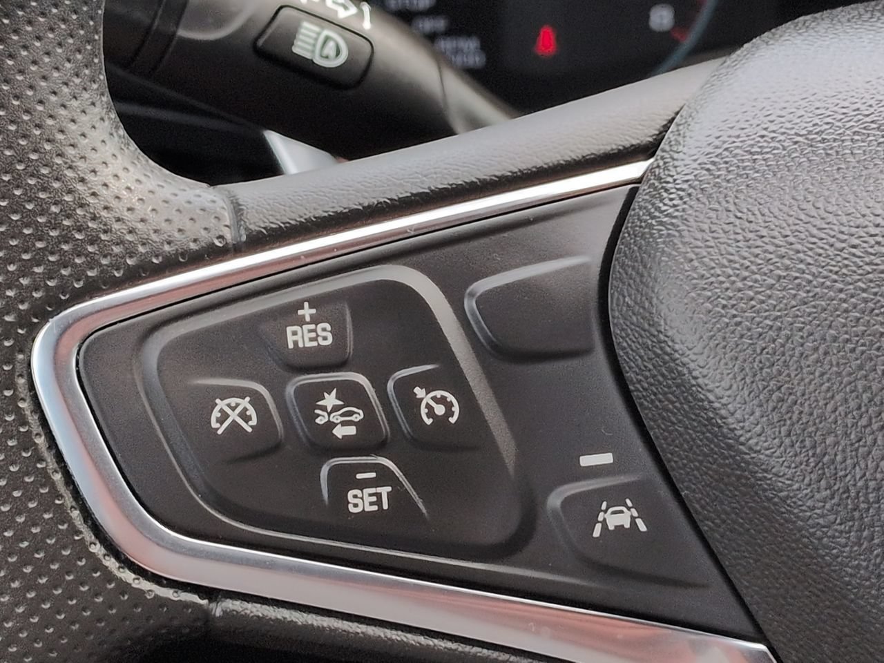 Used 2025 Chevrolet Malibu LS FWD image 25