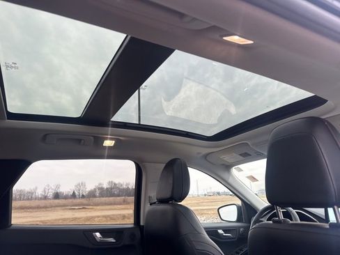 Used 2022 Ford Escape SEL w/ SEL Stealth AWD Package image 18