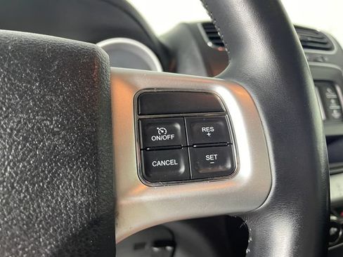 Used 2018 Dodge Journey SE w/ Connectivity Group FWD image 11