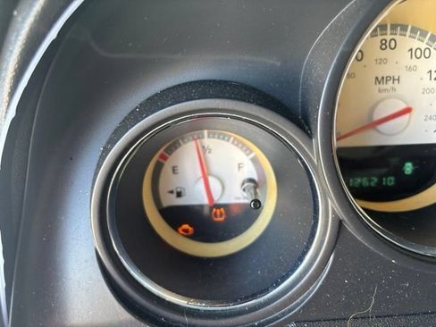 Used 2010 Dodge Challenger R/T RWD image 12