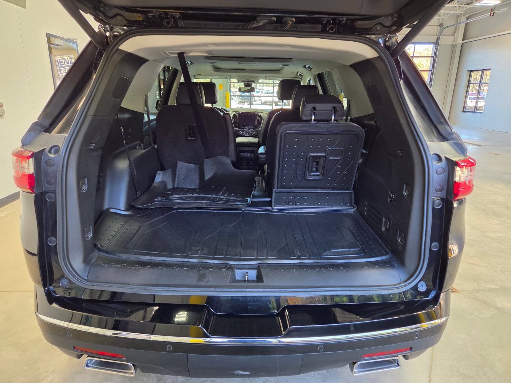 Used 2020 Chevrolet Traverse High Country w/ LPO, Floor Liner Package AWD/4WD image 10