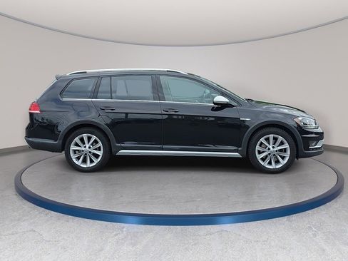 Used 2018 Volkswagen Golf Alltrack AWD/4WD image 5