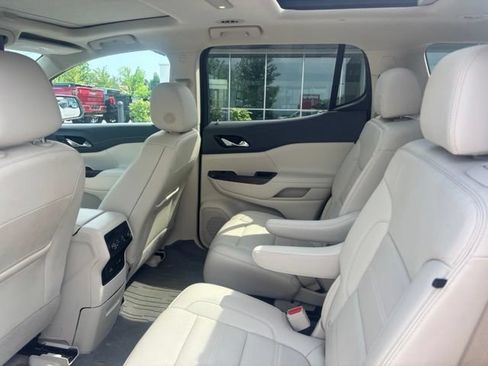 Used 2023 GMC Acadia Denali w/ Denali Ultimate Package AWD/4WD image 10