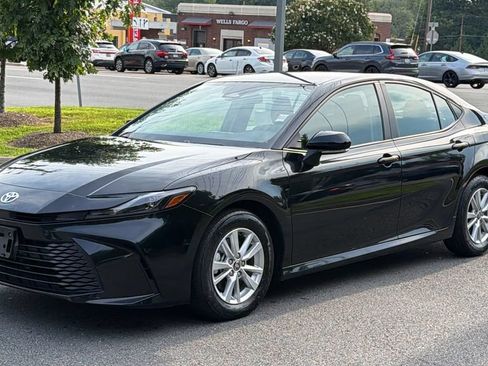 Used 2025 Toyota Camry LE FWD image 2