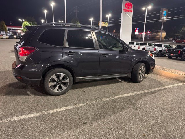 Used 2018 Subaru Forester 2.5i Premium AWD/4WD image 2