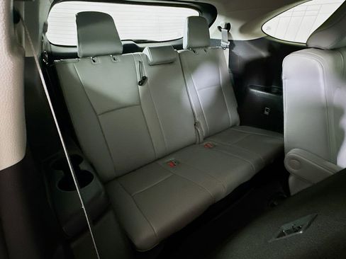 Used 2021 Toyota Highlander Platinum AWD/4WD image 14