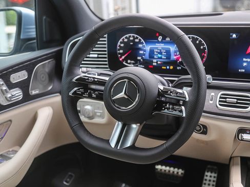 New 2026 Mercedes-Benz GLS 580 4MATIC image 13