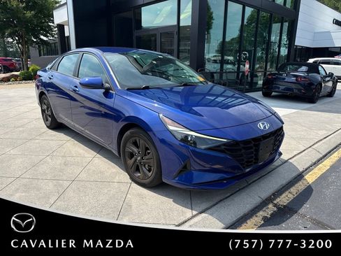 Used 2022 Hyundai Elantra SEL w/ Convenience Package FWD image 1
