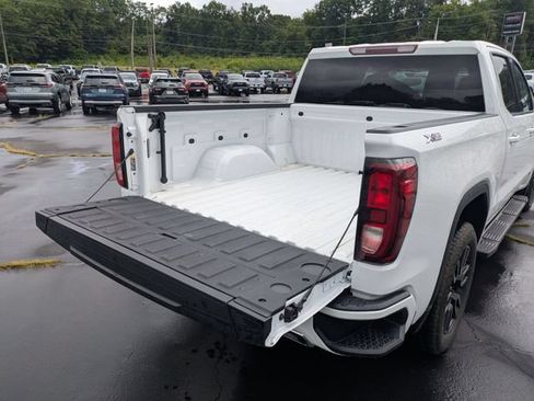 Used 2022 GMC Sierra 1500 Elevation w/ X31 Off-Road Package AWD/4WD image 32