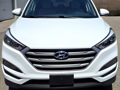Used 2017 Hyundai Tucson SE Plus AWD/4WD image 3