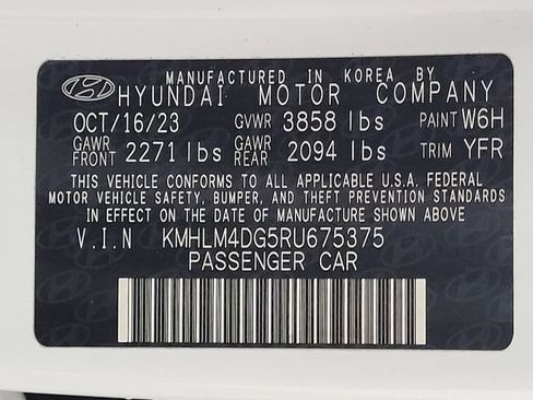 Used 2024 Hyundai Elantra SEL image 33