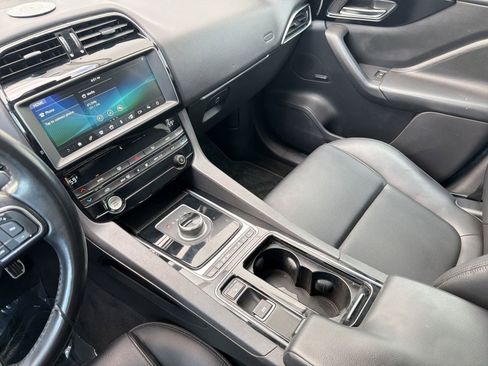Used 2019 Jaguar F-PACE Premium AWD/4WD image 25
