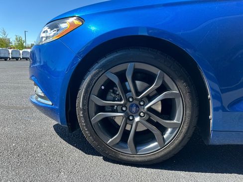 Used 2018 Ford Fusion SE w/ Equipment Group 201A FWD image 10