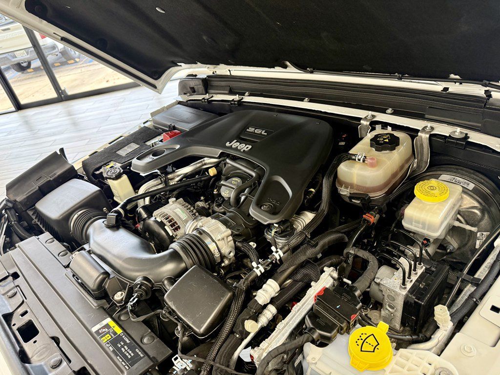 Used 2019 Jeep Wrangler Sport AWD/4WD image 18