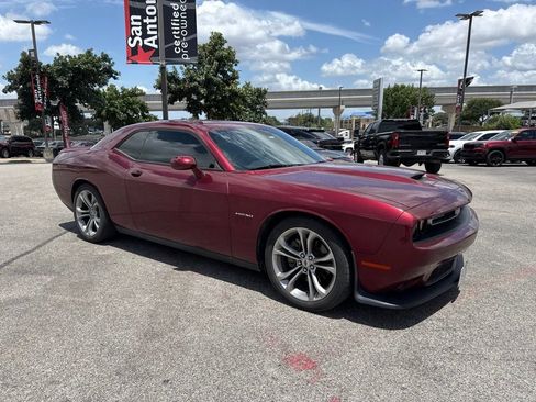 Used 2022 Dodge Challenger R/T RWD image 1