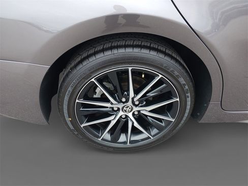 Used 2023 Toyota Camry SE image 10