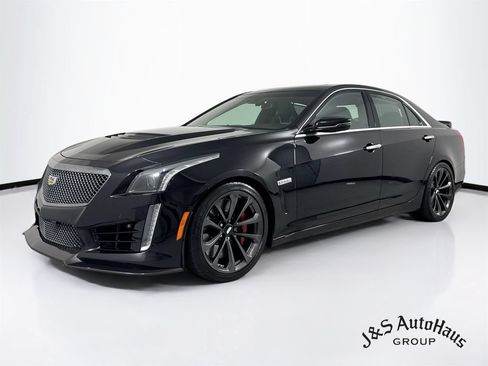 Used 2019 Cadillac CTS V w/ Carbon Fiber Package RWD image 3
