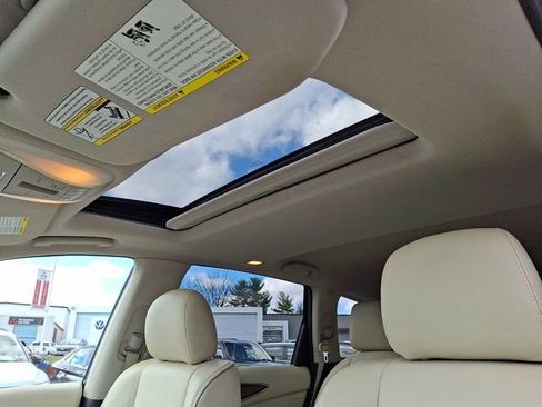 Used 2019 INFINITI QX60 Luxe w/ Essential Package image 19