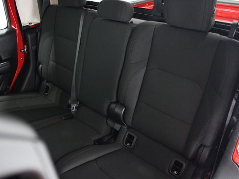 Used 2021 Jeep Gladiator Sport AWD/4WD image 18