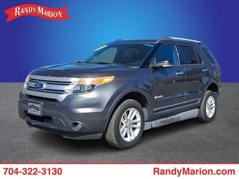 Used 2015 Ford Explorer XLT w/ Equipment Group 202B image 1