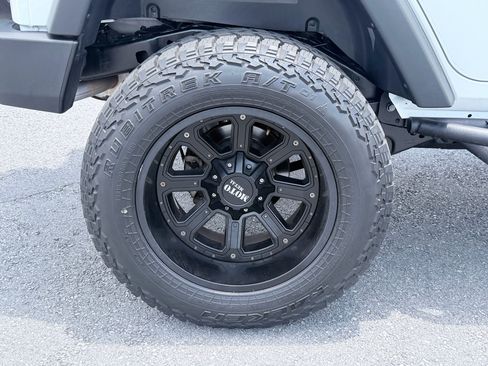 Used 2017 Jeep Wrangler Unlimited Sport AWD/4WD image 33