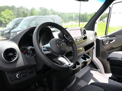 Used 2026 Mercedes-Benz Sprinter 3500 image 6