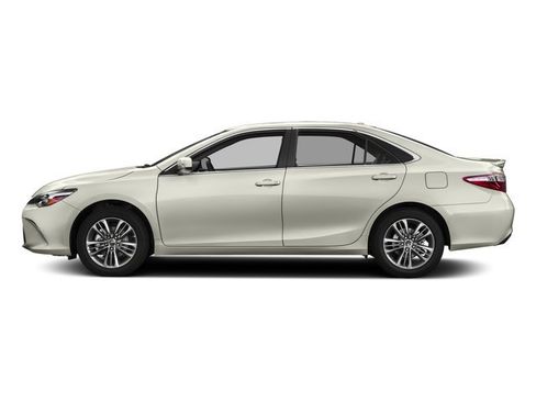 Used 2017 Toyota Camry XSE FWD image 3