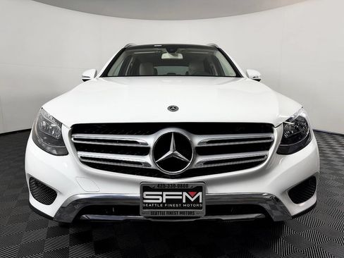Used 2019 Mercedes-Benz GLC 300 4MATIC image 4