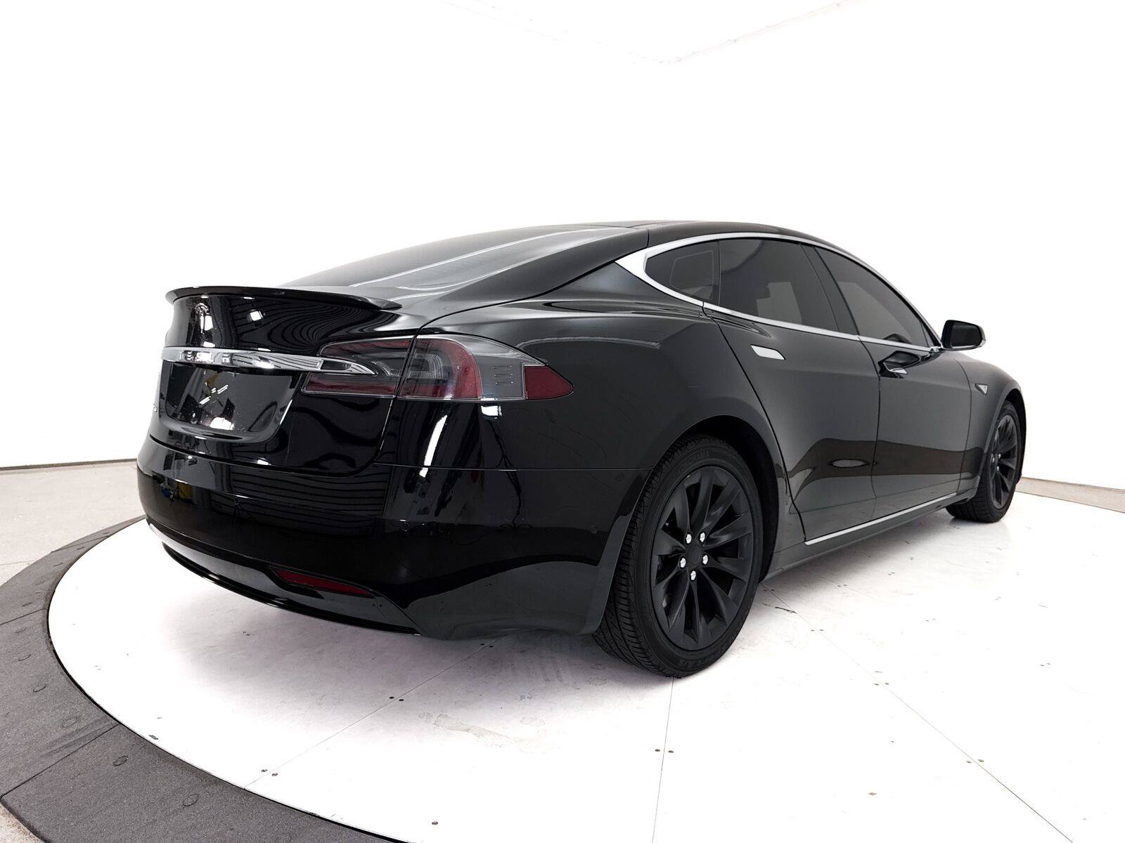 Used 2016 Tesla Model S 70 RWD image 11