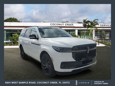 New 2025 Lincoln Navigator Reserve w/ Jet Appearance Package AWD/4WD image 1