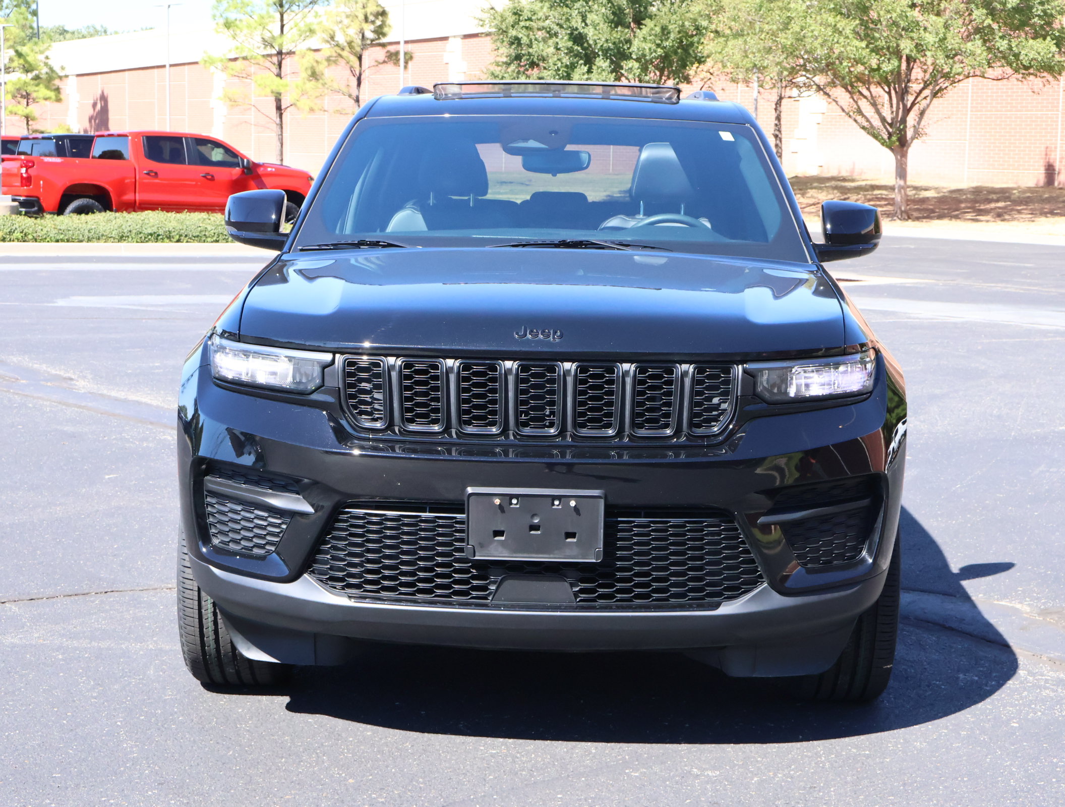 Used 2023 Jeep Grand Cherokee Altitude AWD/4WD image 30