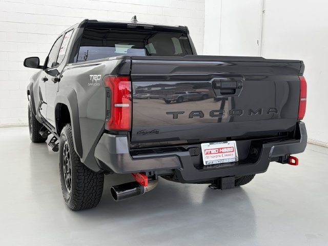 Used 2025 Toyota Tacoma TRD Off-Road AWD/4WD image 5
