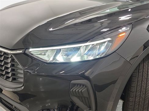 Used 2023 Ford Escape Active image 30